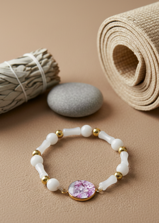 Emotional healing bracelet | Wellness | Meaningful gift | Natural Stone | White | Lilac Flowers | My Sparkling Corner
